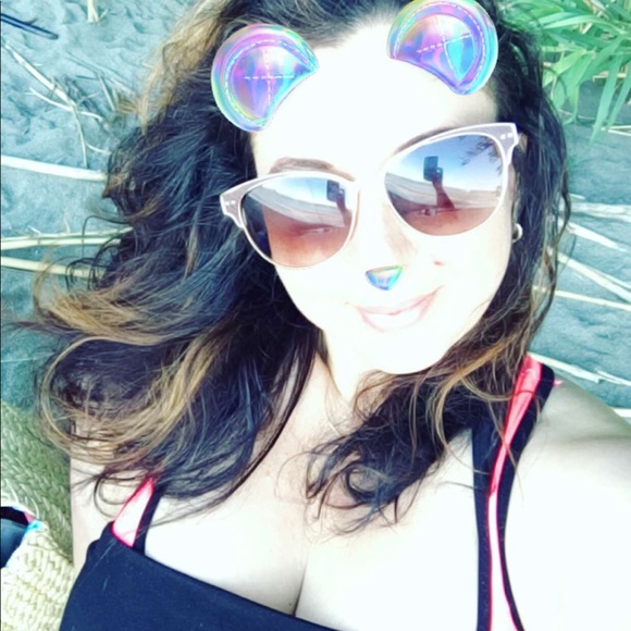 Meet your Posher, Bella - Picture 4 of 8